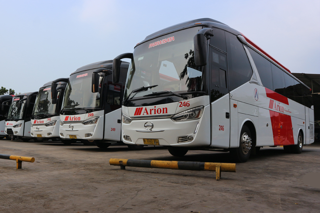 Bus Wisata Jakarta Legacy SR-1 48/59 Seats