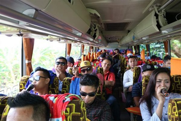 karaoke di dalam bus arion