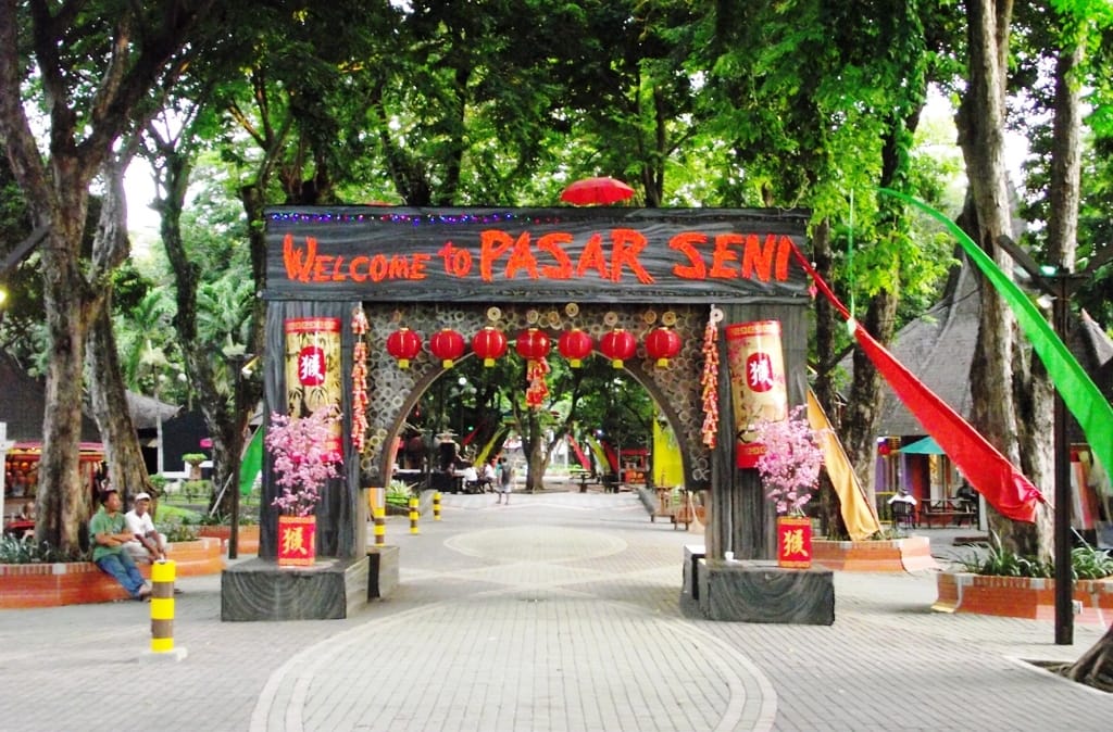 wisata lokal - pasar seni ancol